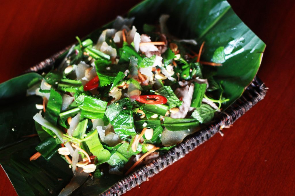 Nộm da trâu Sơn La: món ăn truyền thống của người Thái. 1