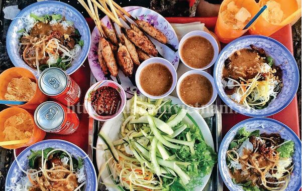[ 2019] Top 19 Món ăn vặt ngon ở Huế và 20 Quán ăn vặt nổi tiếng 11